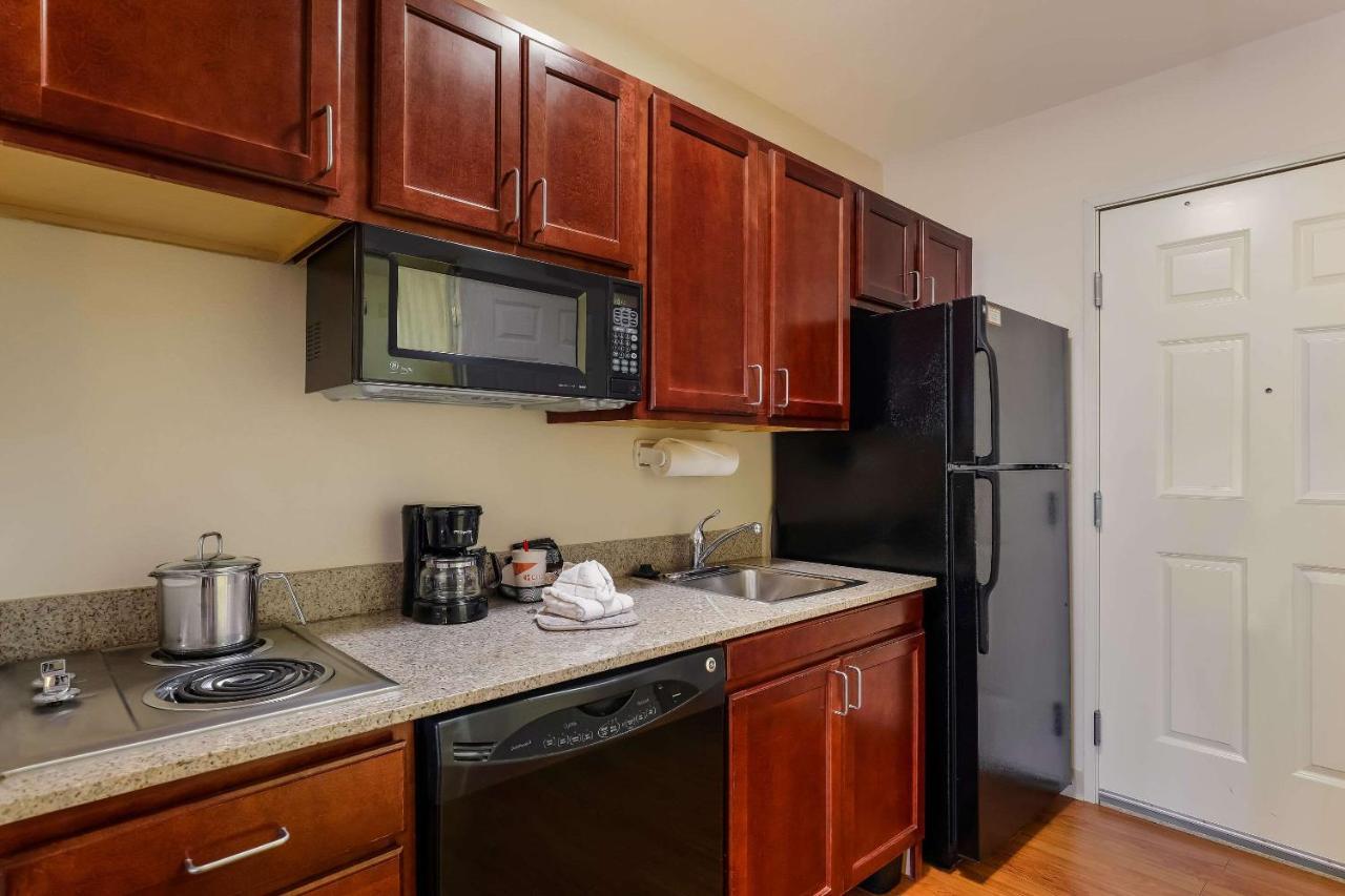 Mainstay Suites Fitchburg - Madison Eksteriør bilde